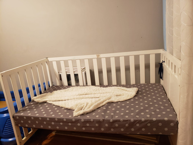 Baby Crib with Mattress  in Cribs in City of Toronto - Image 2