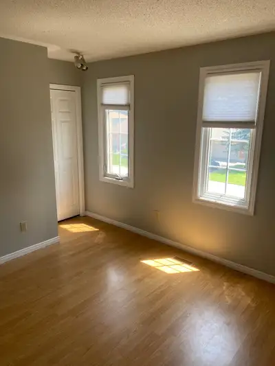 Bedrooms for rent near Westmount mall