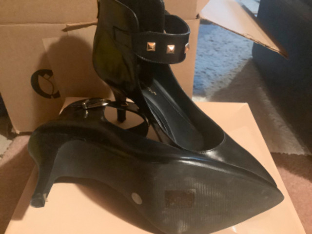 BCBG shoes in Women's - Shoes in Hamilton - Image 2