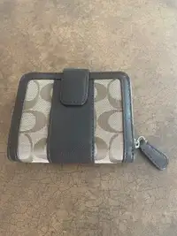 New Coach zip around card holder wallet