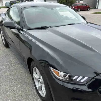 This Ford Mustang is equipped with a powerful 3.7L 6-cylinder engine and has been driven 104,650 km....
