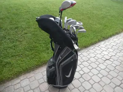 Men’s Right Hand Nike Golf Club set & Nike Bag, View more