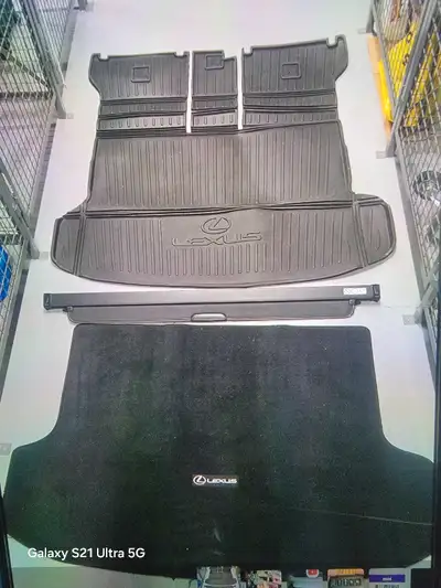 KeyFob programmable, Toneau Cargo cover, RearCargoCarpet, RearCargoRubberMat (all OEM) Plus Car Basi...