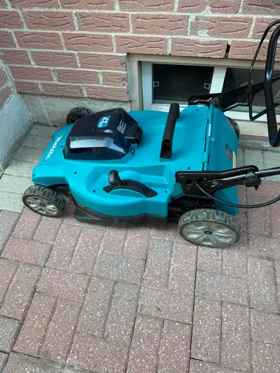 Makita DLM539CT2 18Vx2 21in Self-propelled Cordless Lawn Mower, View more