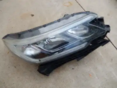 (1) 2015 2016 Honda CR-V right headlight. Nice headlight...no broken tabs or damage....lens is nice...