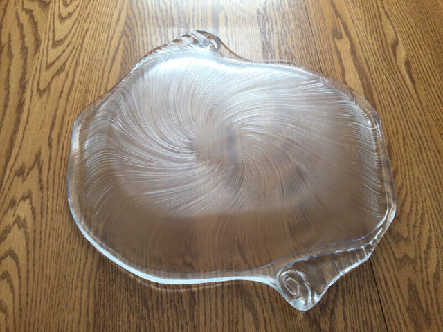 Mikasa Studio Nova crystal seashell platter in Arts & Collectibles in Oshawa / Durham Region - Image 4