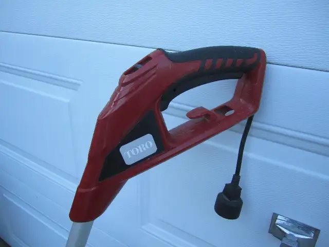 Toro Electric Trimmer in Lawnmowers & Leaf Blowers in Kitchener / Waterloo - Image 7