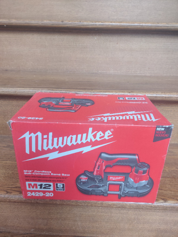 (BRAND NEW) Milwaukee M12 band saw in Power Tools in Ottawa