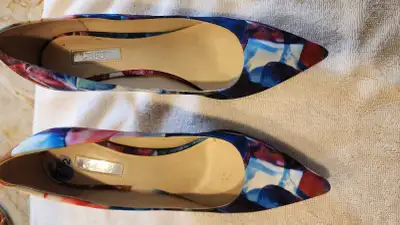 Guess size 7, View more