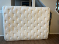 Queen mattress with boxspring 