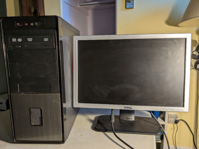 Quad-Core Intel Computers & Monitor, Keyboard, speakers, mouse dans Ordinateurs de bureau  à Ville de Montréal - Image 3