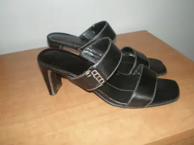 Souliers - femme - homme, View more