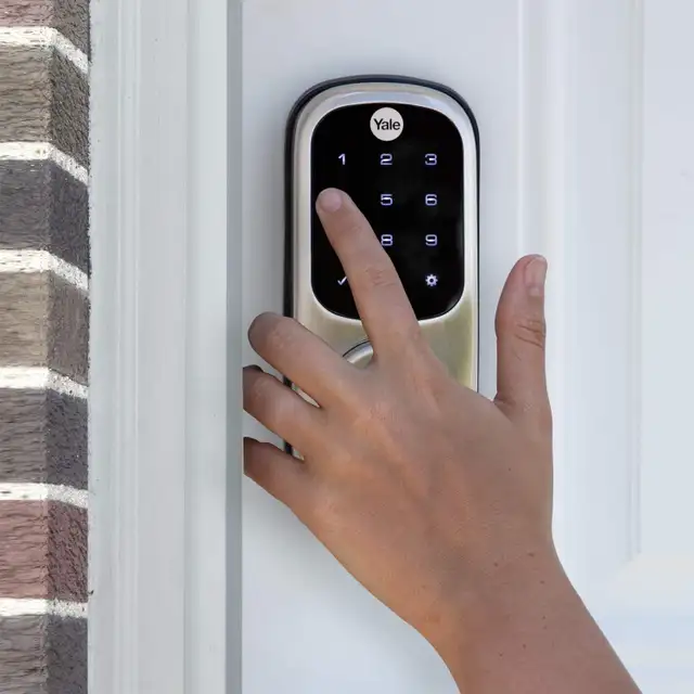 Yale Assure Lock in Electrical in Mississauga / Peel Region - Image 5