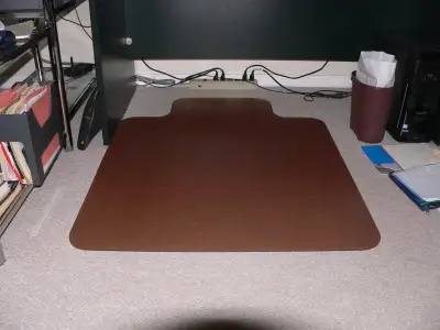 Plastique qui protège tapis ou plancher, View more