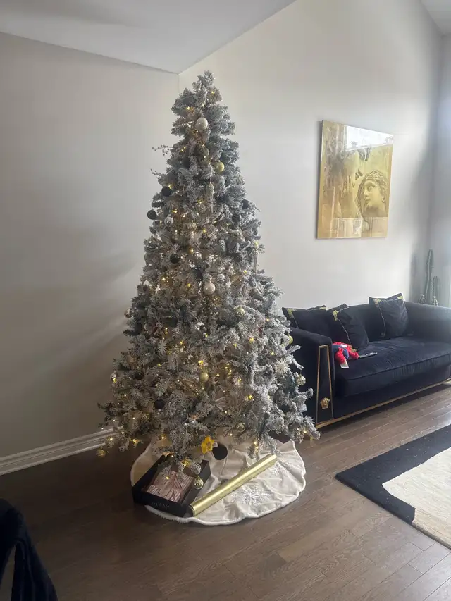 Christmas tree in Holiday, Event & Seasonal in Ottawa - Image 2