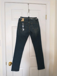 Brand new low rise jeans size 5/6