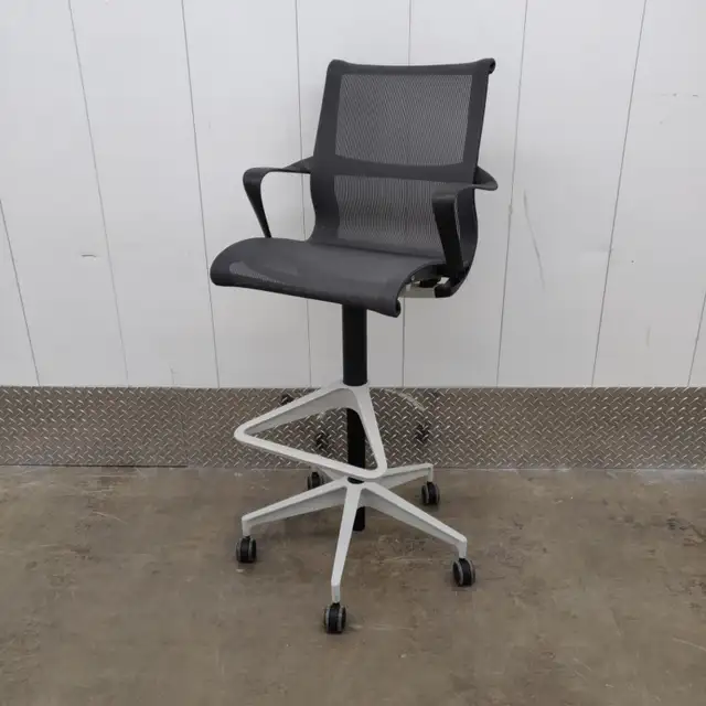 Herman Miller Setu Chair High Stool Work Seating All Mesh K8439 in Chairs & Recliners in City of Toronto - Image 3