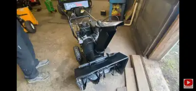 Ariens Sno-Tek 24" Snow Blower, LCT StormForce 136cc engine, View more