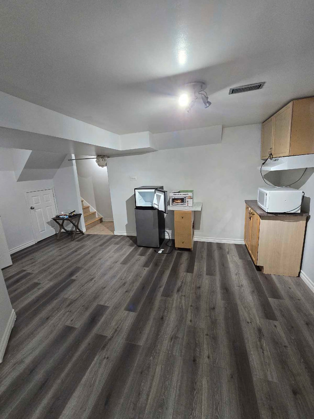 Studio Basement for rent in Long Term Rentals in Barrie - Image 3