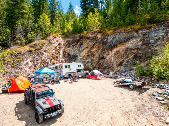 105 Acres for Sale Shuswap! 3560 Eagle Bay Rd in Land for Sale in Kamloops - Image 4