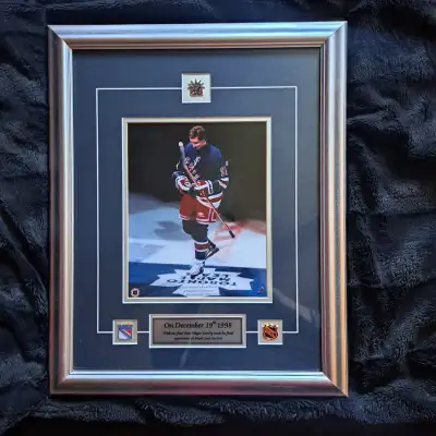 ONLY $30 - Wayne Gretzky Framed and Matted Photo, View more