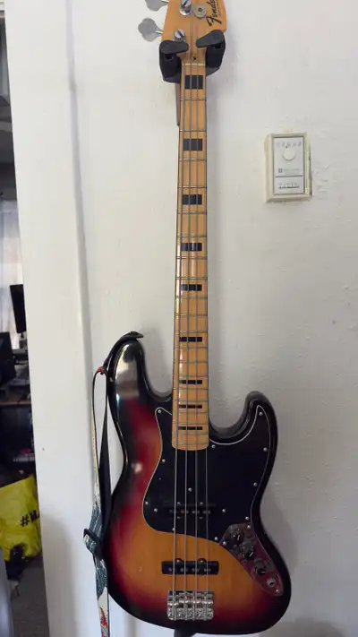 fender jazz avri 75, View more