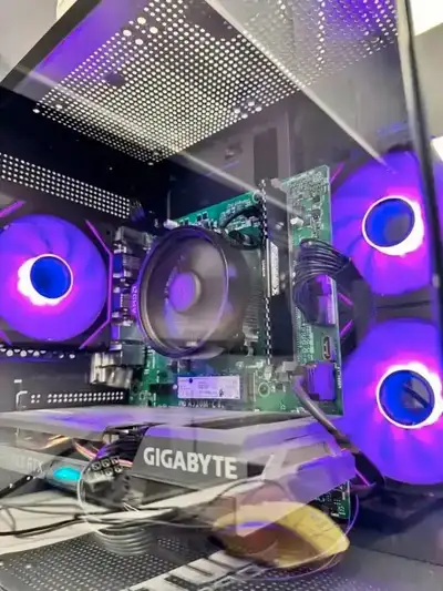 FIRM PRICE, NOT NEGOTIABLE ▶︎ Processor: AMD Ryzen 5 5500 3.6GHz 6-Core ▶︎Motherboard: A520 ▶︎ Memor...