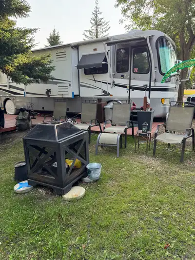 2002 Ambassador by Holiday Rambler 38 Ft long Diesel Pusher Cummins 99820 miles 3 Slidea