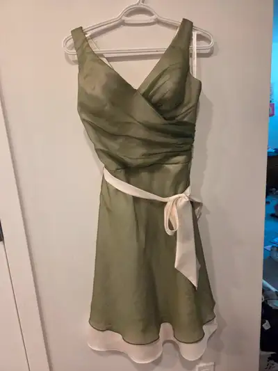 Dress Da Vinchi brides maid size medium, View more