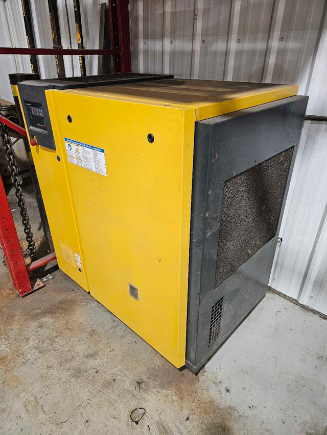 Kaiser screw air compressor and air tank in Other in Red Deer - Image 4