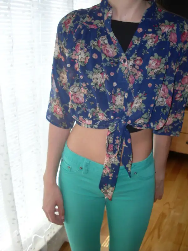 Vêtement grandeur 14 ans Adolescente taille Small in Kids & Youth in Longueuil / South Shore - Image 9