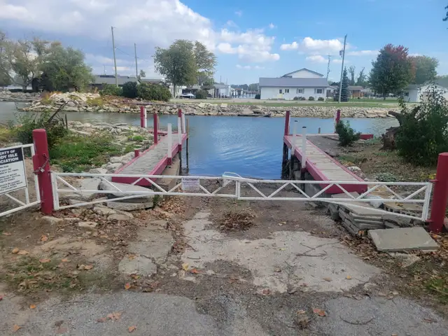 Lake St. Clair Waterfront Cottage for rent with Boat Docking in Ontario in Canada - Image 11