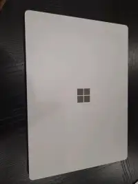 Microsoft surface 3 laptop 16GB touch presque pas utilisé