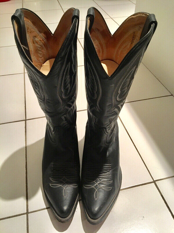 Authentic Black Cowboy leather Boots MADE IN CANADA $100 dans Chaussures pour hommes  à Laval/Rive Nord