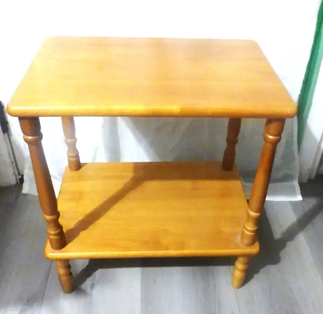 2 Tier OAK TABLE Side Table Plant StandExcellent conditionIt64645239807619122