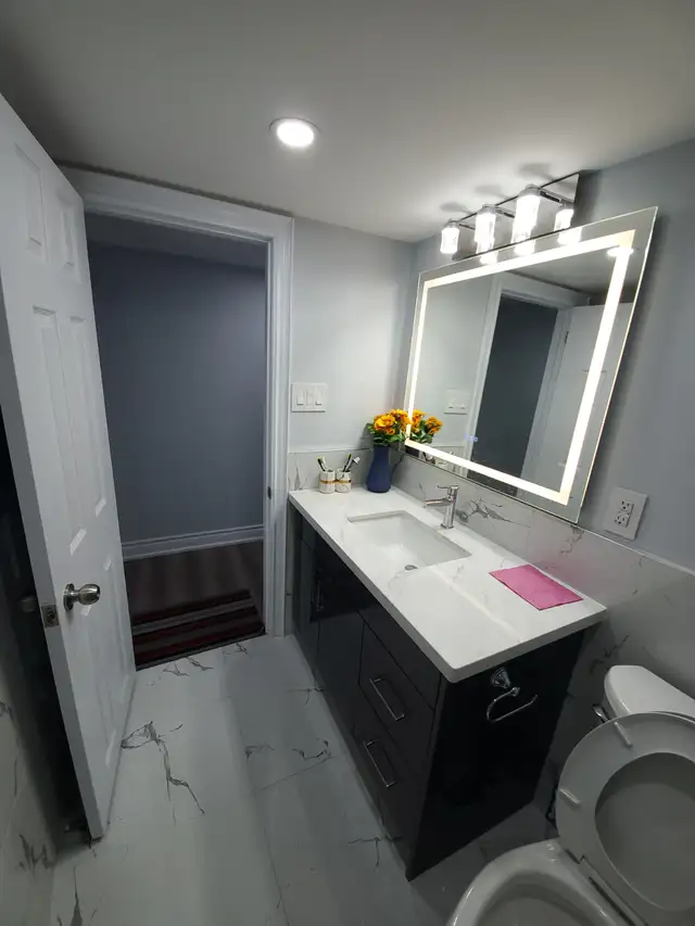 1 Bed 1 Bath Townhouse - Furnished room available in Room Rentals & Roommates in City of Toronto - Image 5