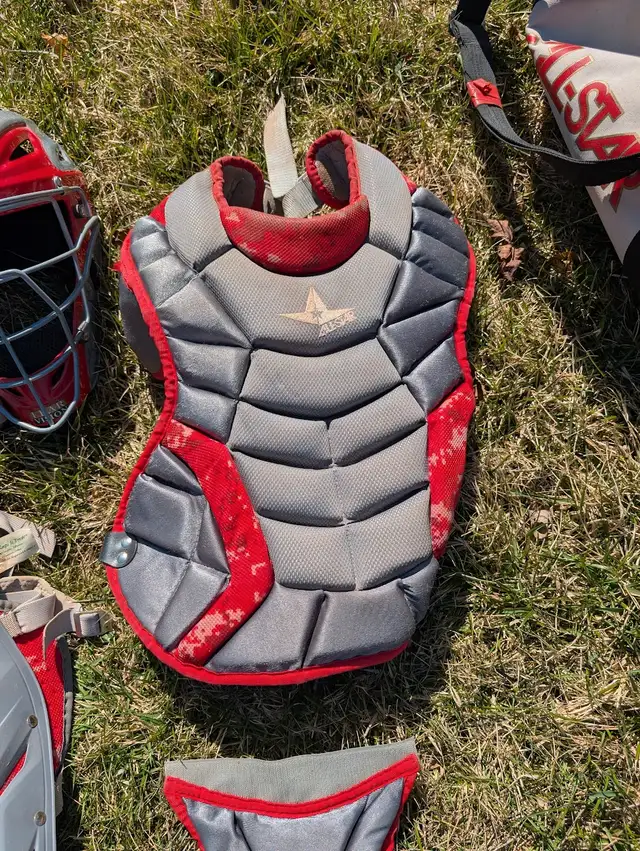 All-Star S7 AXIS Catchers Gear in Baseball & Softball in City of Toronto - Image 5