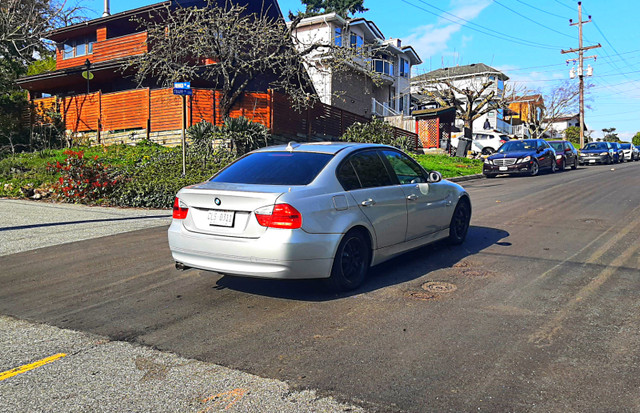 2007 BMW 3-SERIES E90 323i CLEAN TITLE VERY LOW 180K MILEAGE in Cars & Trucks in Burnaby/New Westminster - Image 4