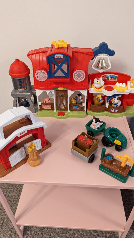 Fisher price deluxe farm set in Toys & Games in City of Toronto - Image 3
