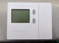 Lennox thermostat (model 51M35) like new