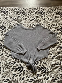 Hollister large pullover with tied bottom