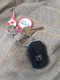 Found Car Fob and keys on dundas near university