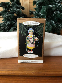 Maxine - Hallmark Magic Blinking Lights Christmas Ornament New +