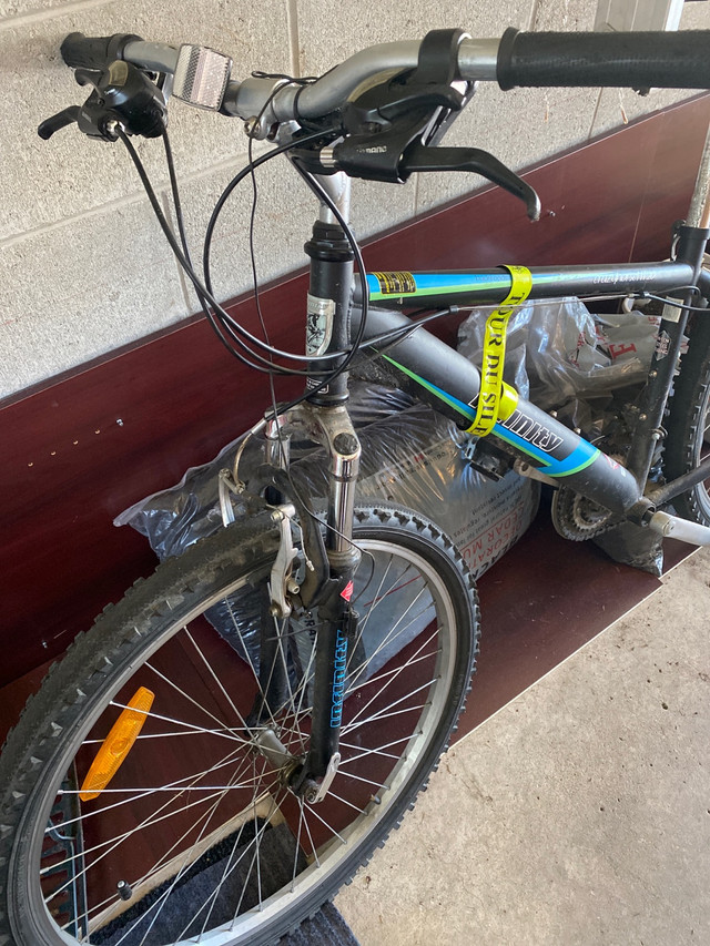 Vélo hybride pour homme dans De route  à Ville de Montréal - Image 2