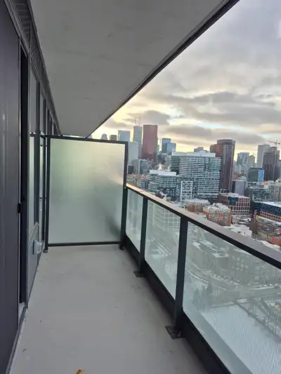 Brand‑new studio located in the historic Distillery District in Toronto. Open‑concept kitchen, floor...