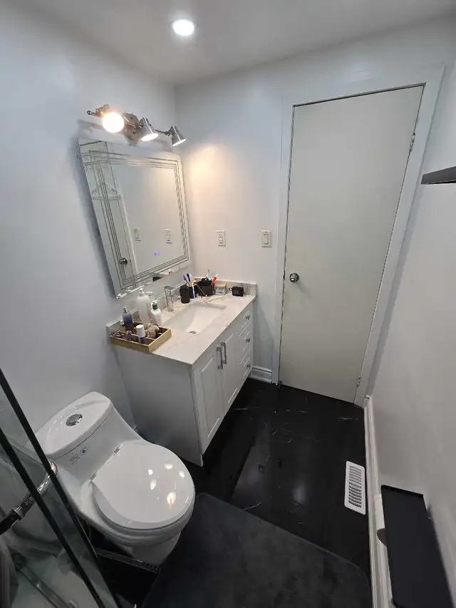 House for Rent in Long Term Rentals in Mississauga / Peel Region - Image 11