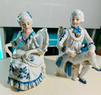 Vintage Deville Colonial Blue & White Porcelaine Couple