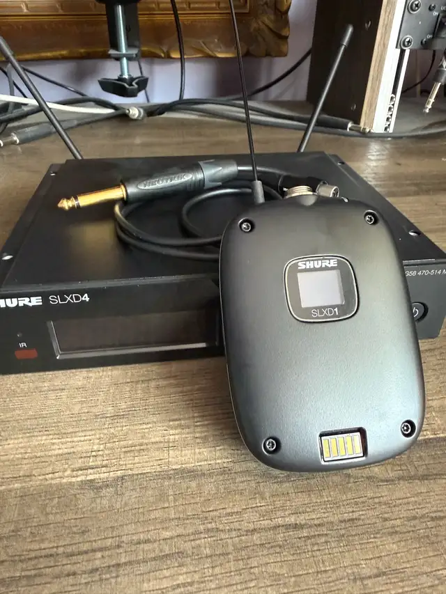Shure SLXD14 Instrument Wireless in Pro Audio & Recording Equipment in Hamilton - Image 4