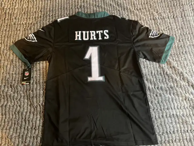 Jalen Hurts Philadelphia Eagles Jersey New in Men's in Guelph - Image 2