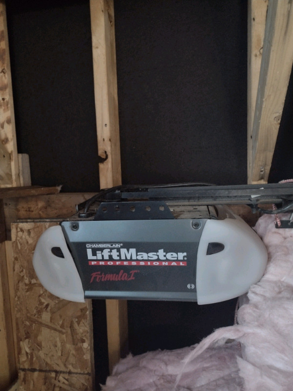 Moteur porte de garage LIFTMASTER Portes de garage et ouvreportes Lanaudière Kijiji